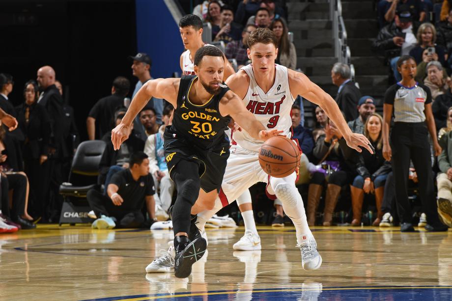 kaiyun-库里19+11巴特勒17分 勇士击败热火4连胜